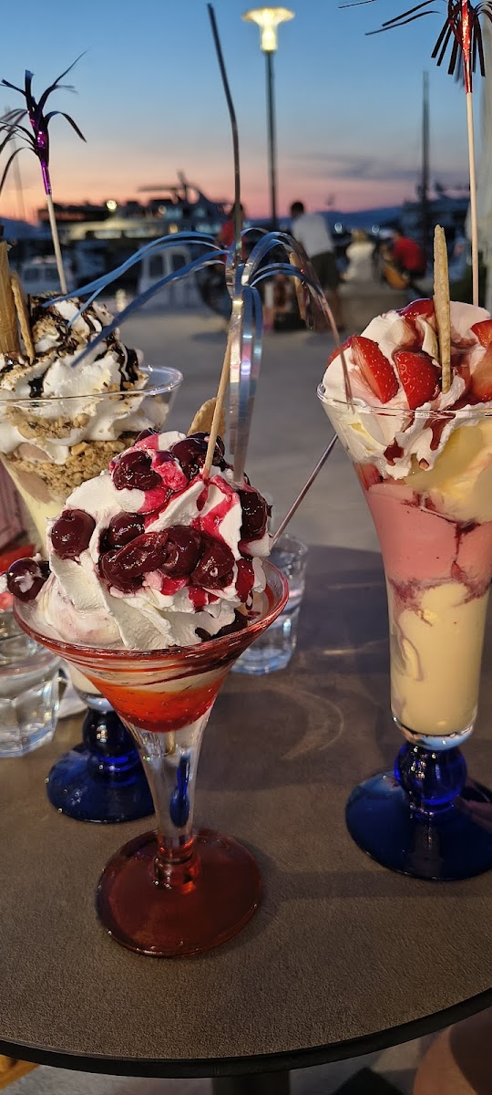 Slastičarnica I Caffe Bar Fontana Photos 2